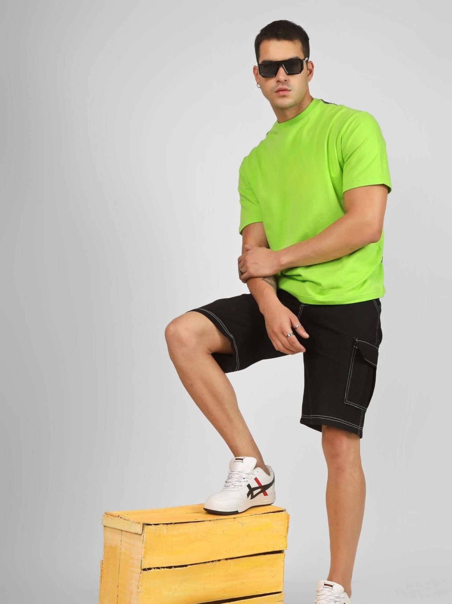Genz-Classic Men's Neon Green Oversized Solid Cotton T-Shirt