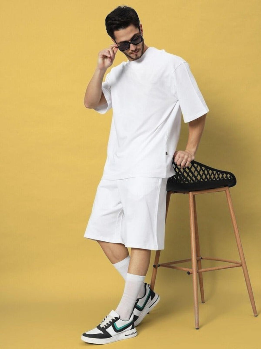 Genz-Classic Men's White Oversized Absent Presence Graphic Print Cotton T-Shirt