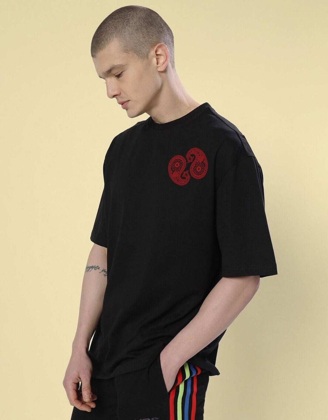 Genz-Classic Men's Black Oversized Bandana Graphic Print Cotton T-Shirt