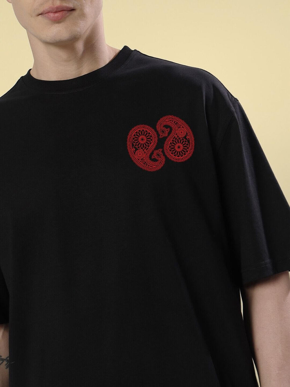 Genz-Classic Men's Black Oversized Bandana Graphic Print Cotton T-Shirt